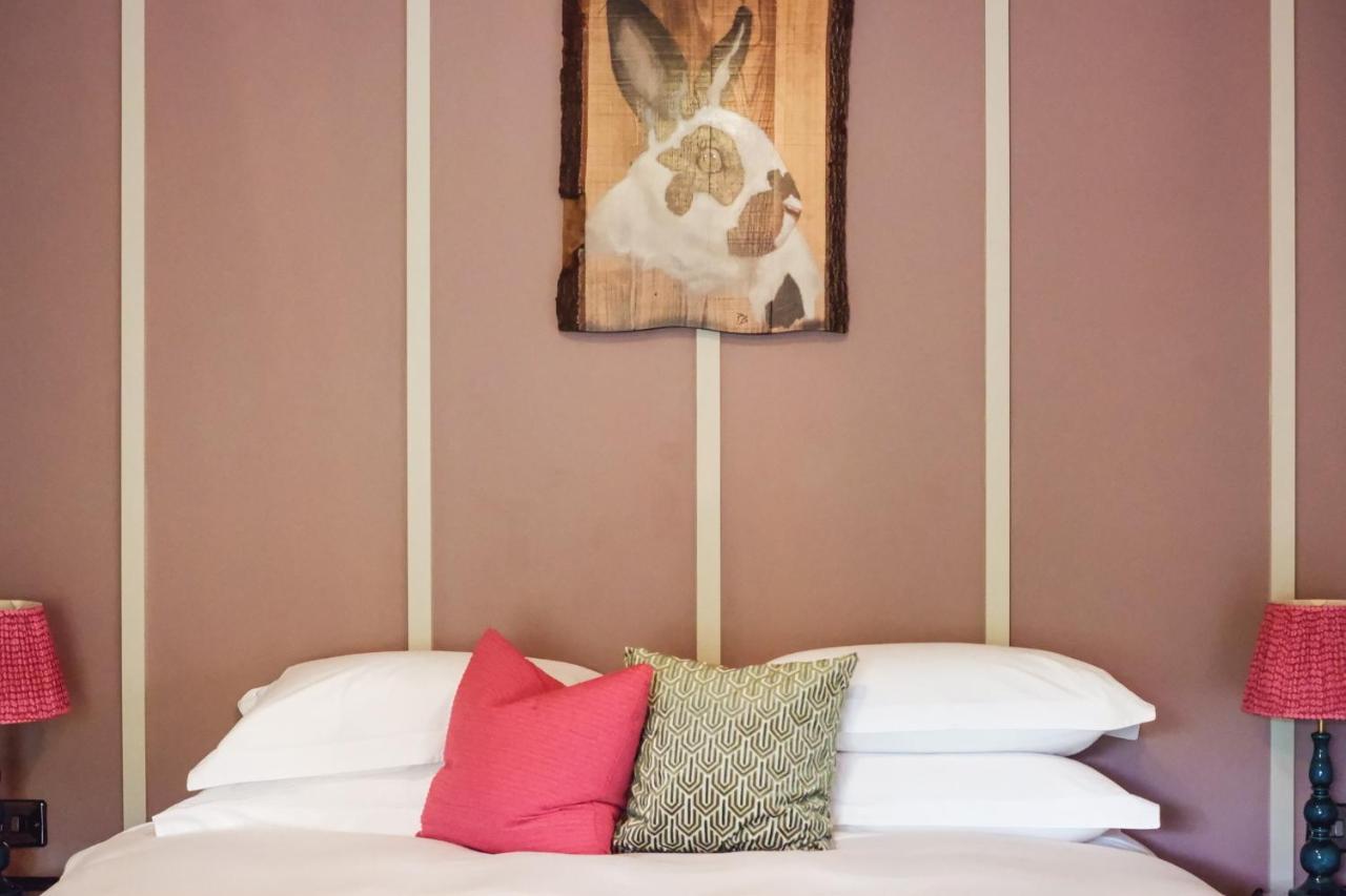 The Rabbit Hotel & Retreat Templepatrick Bagian luar foto