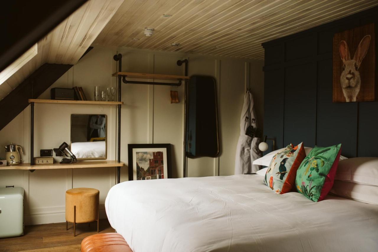 The Rabbit Hotel & Retreat Templepatrick Bagian luar foto