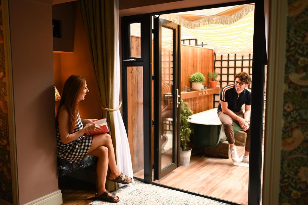 The Rabbit Hotel & Retreat Templepatrick Bagian luar foto