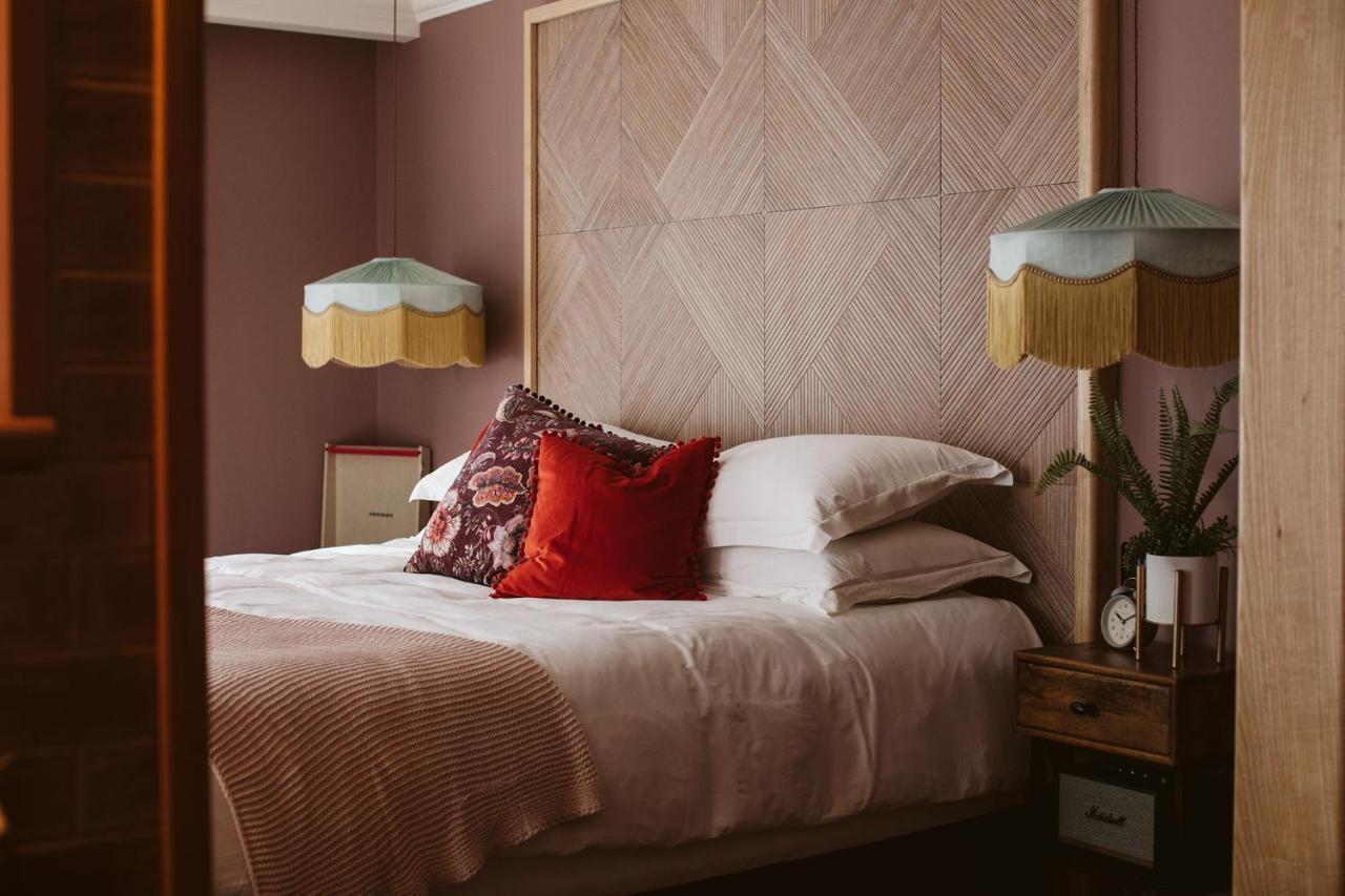 The Rabbit Hotel & Retreat Templepatrick Bagian luar foto