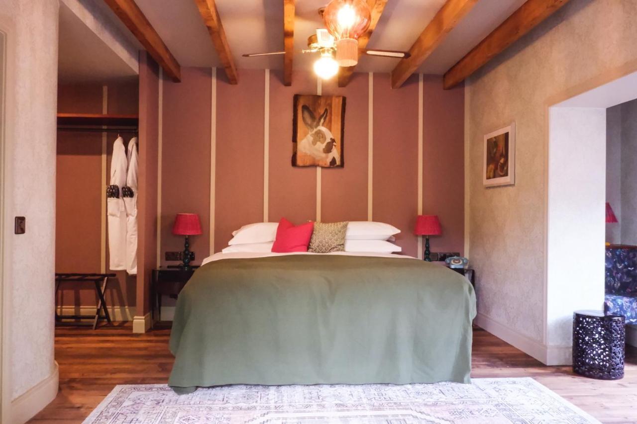 The Rabbit Hotel & Retreat Templepatrick Bagian luar foto