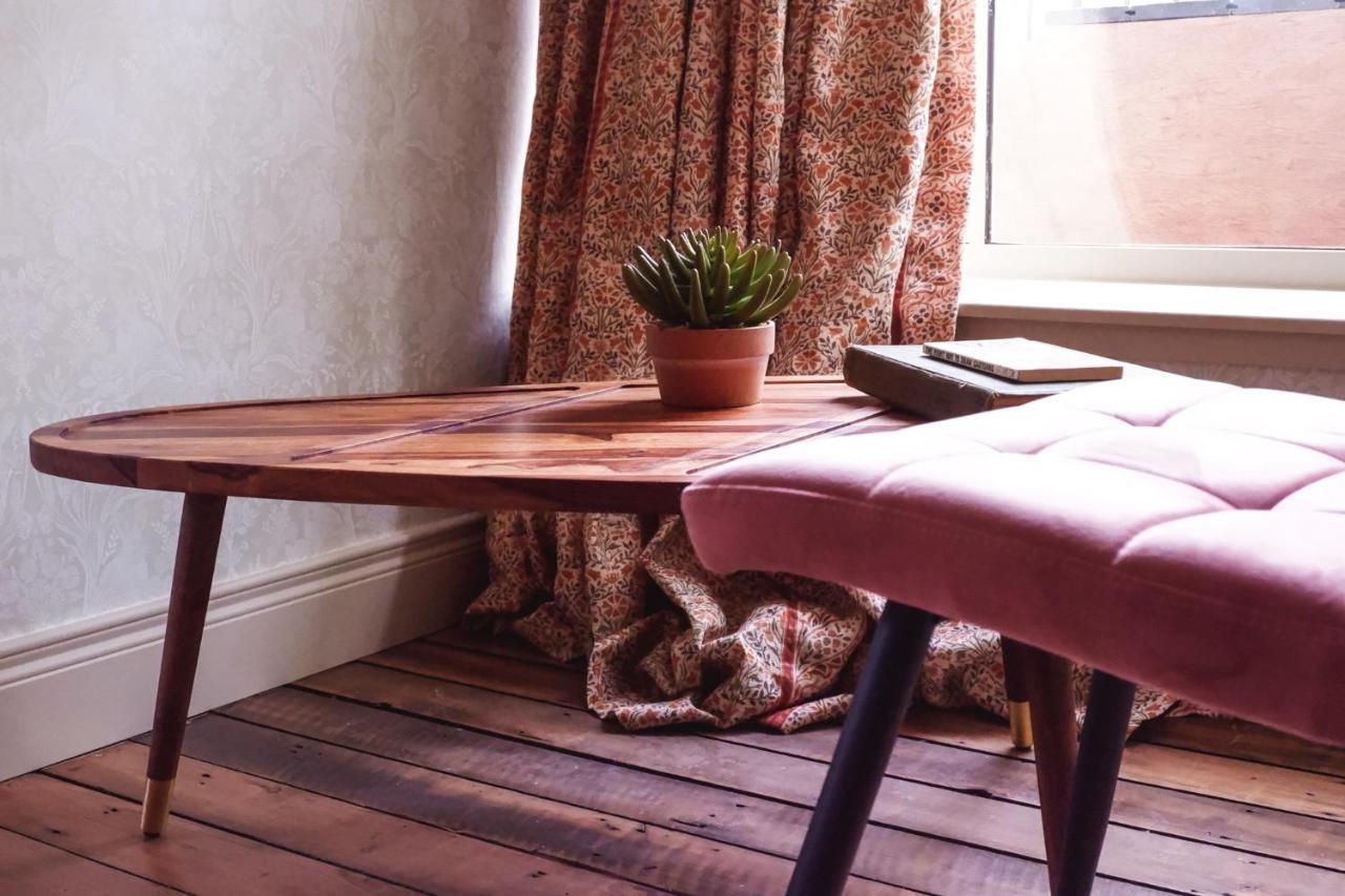 The Rabbit Hotel & Retreat Templepatrick Bagian luar foto