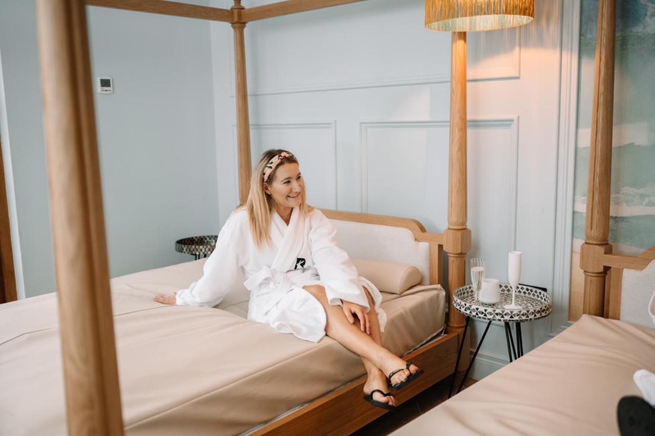 The Rabbit Hotel & Retreat Templepatrick Bagian luar foto