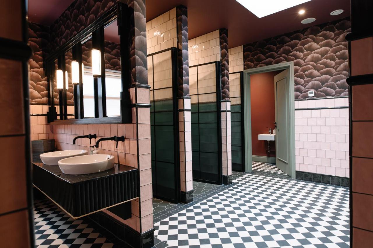 The Rabbit Hotel & Retreat Templepatrick Bagian luar foto