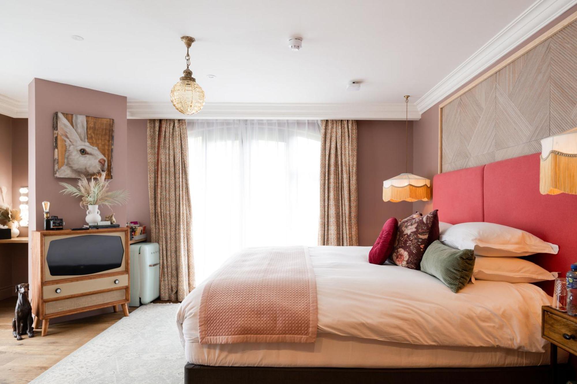 The Rabbit Hotel & Retreat Templepatrick Bagian luar foto