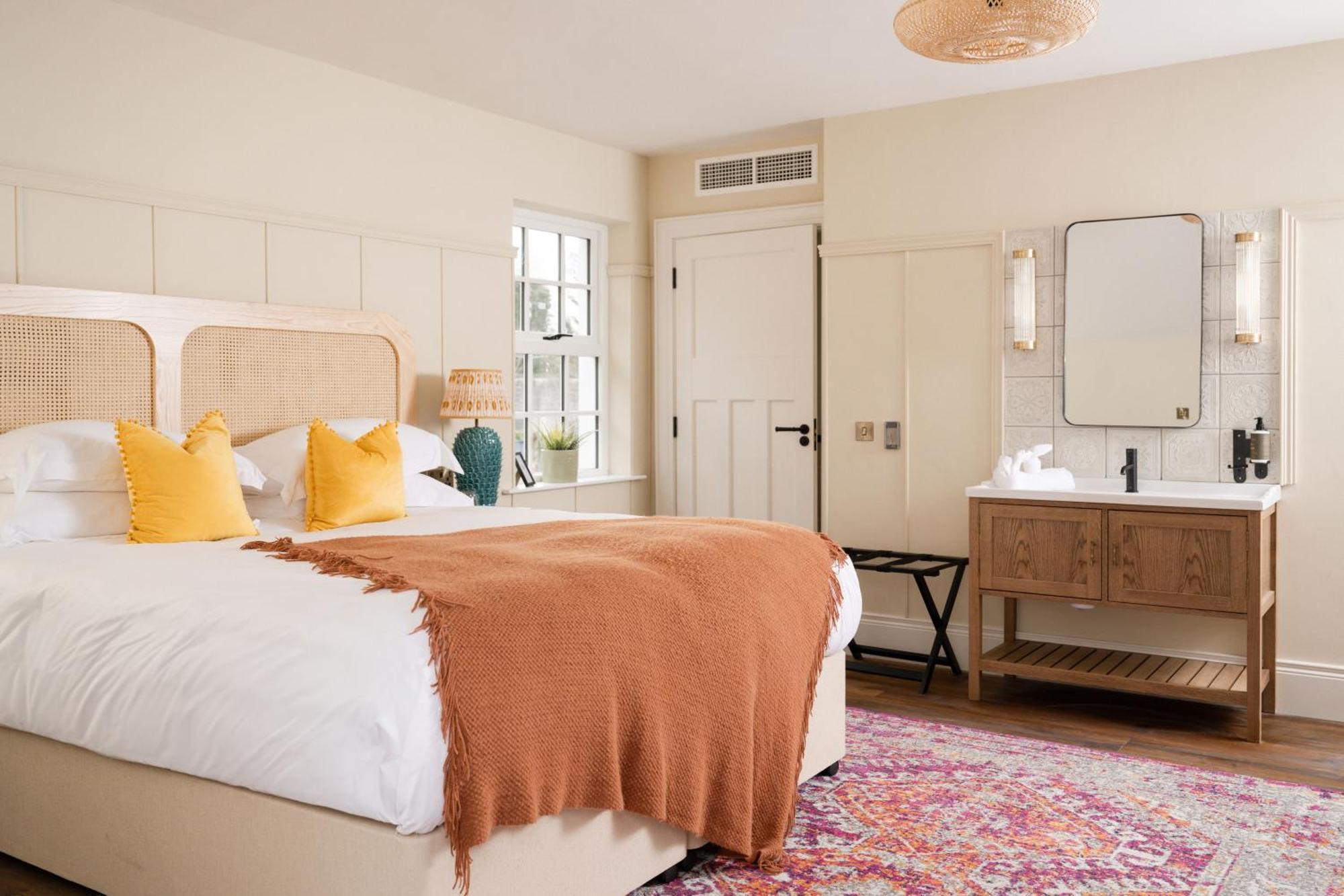 The Rabbit Hotel & Retreat Templepatrick Bagian luar foto