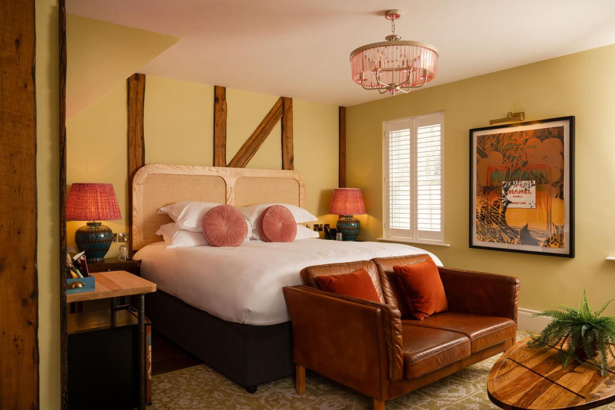 The Rabbit Hotel & Retreat Templepatrick Bagian luar foto